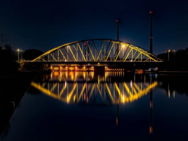sized_4 Brug by night