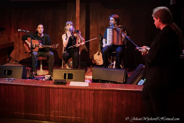Foto's van het optreden van "Trio Baftig"