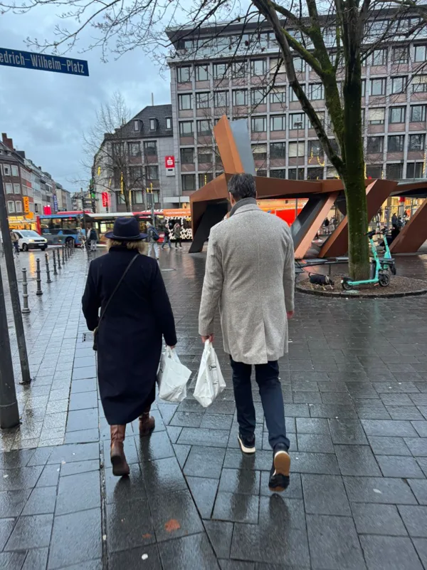 Aken - moeder en zoon - december 2025