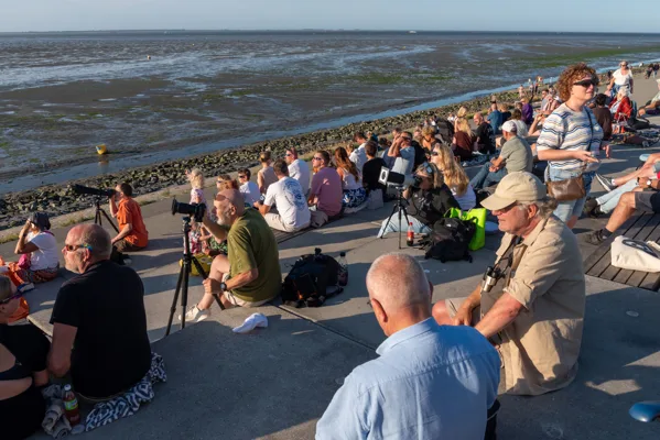 publiek bij zonsverduistering