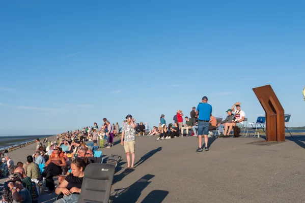 op de dijk Bantswei zonsverduistering