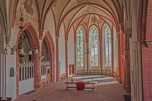 Petrus en Pauluskerk, Loppersum